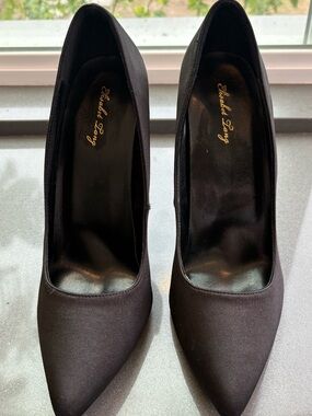 Elisabet Tang Satin Pointed-Toe Stiletto Pumps in black. Excellent condition